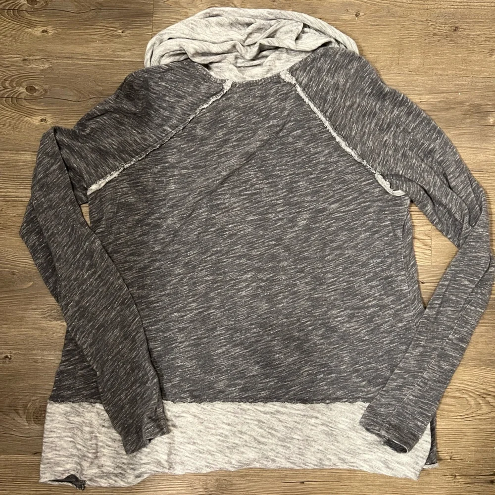 Like New Free People Beach Oversized Cowl Neck Top Size M/L - Picture 3 of 5